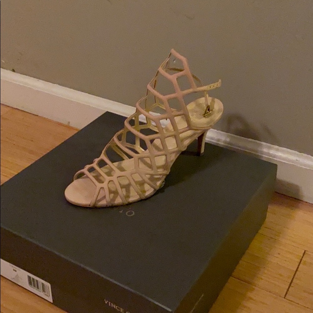 Vince Camuto nude 9 heel
